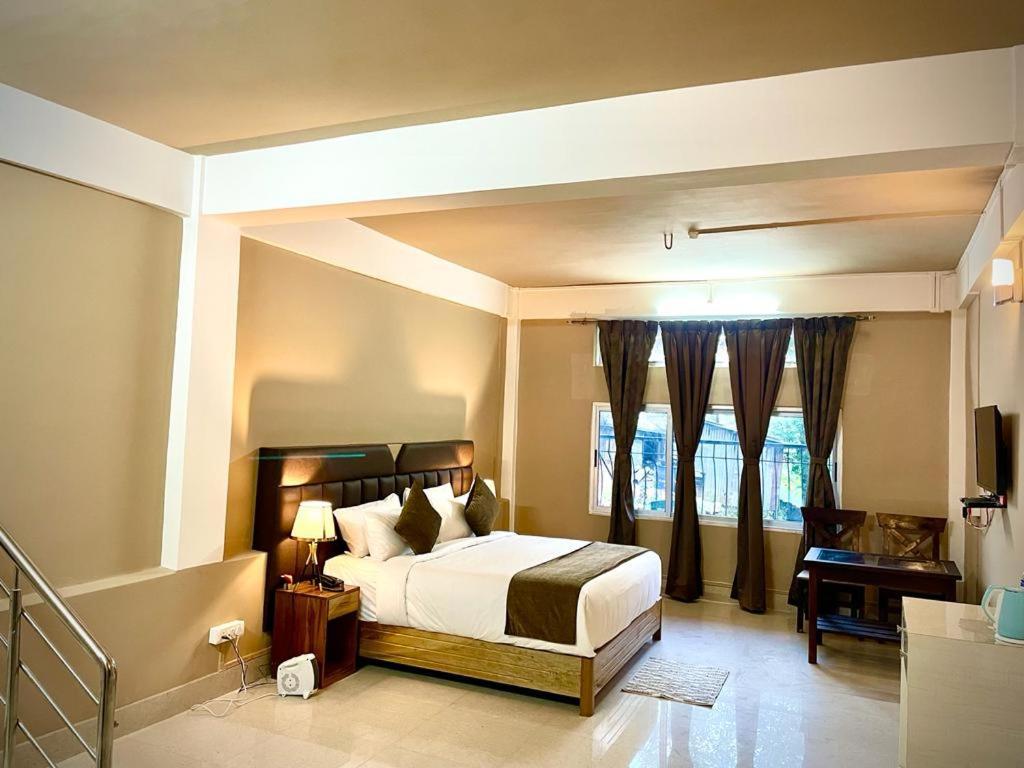 La Colline Resort Kohima Екстериор снимка