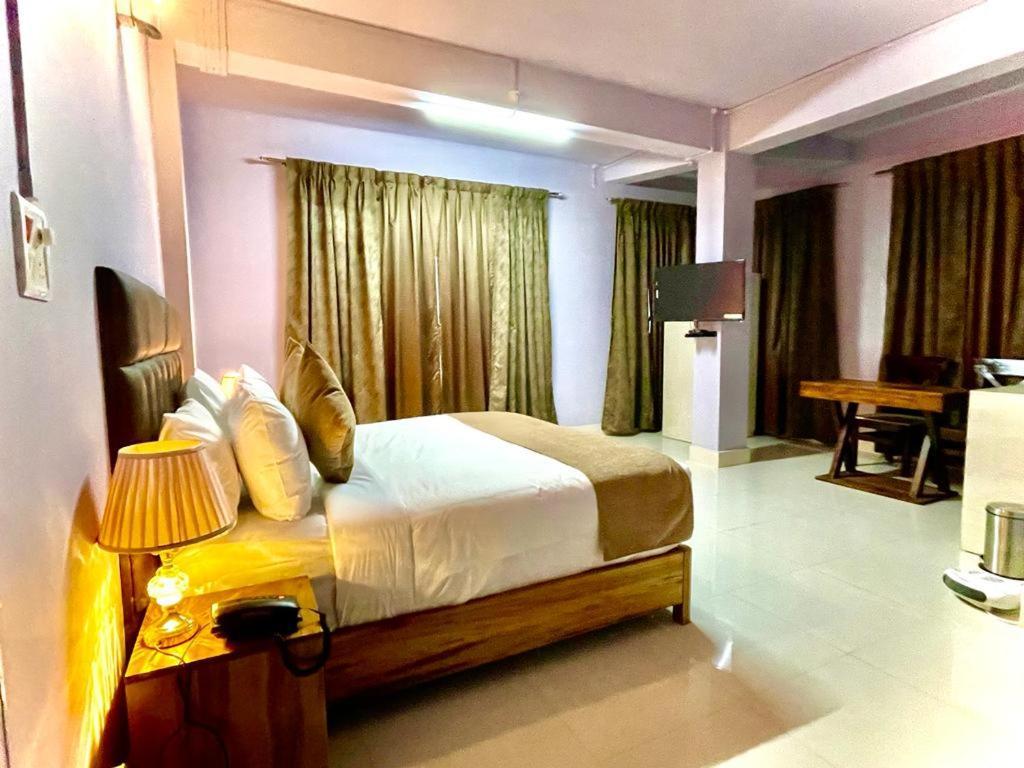 La Colline Resort Kohima Екстериор снимка