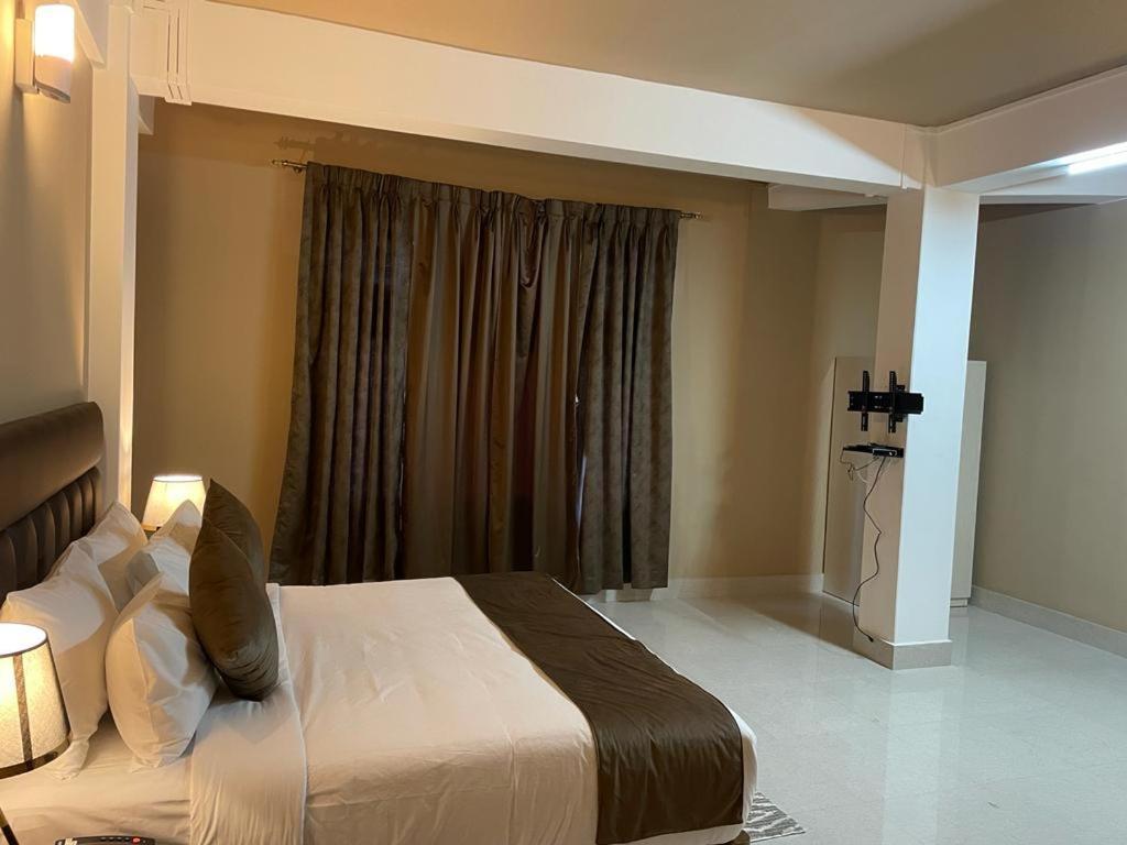 La Colline Resort Kohima Екстериор снимка