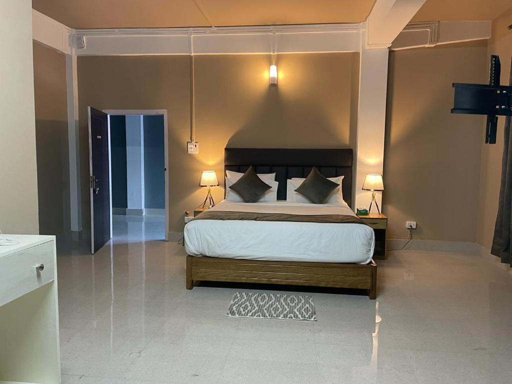 La Colline Resort Kohima Екстериор снимка